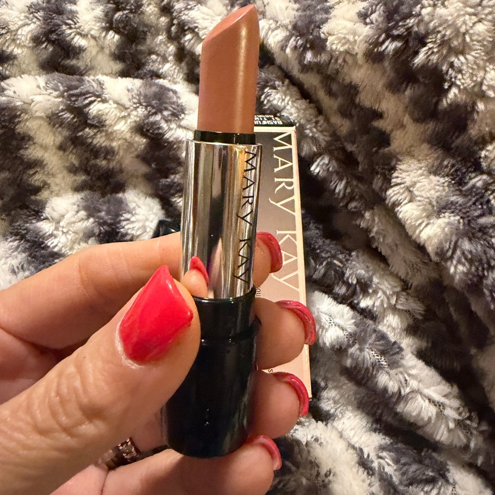 Mary Kay Soft Beige Lipstick